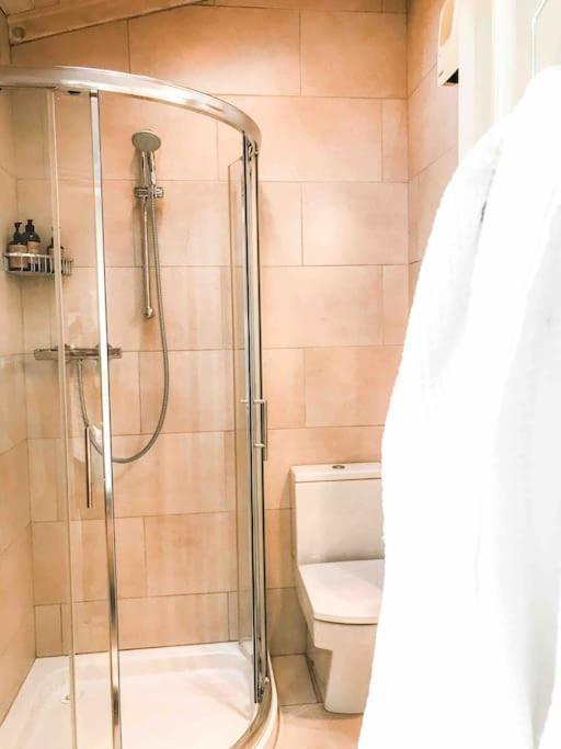 Coastal Chic Waterfront Studio Kinsale Ngoại thất bức ảnh